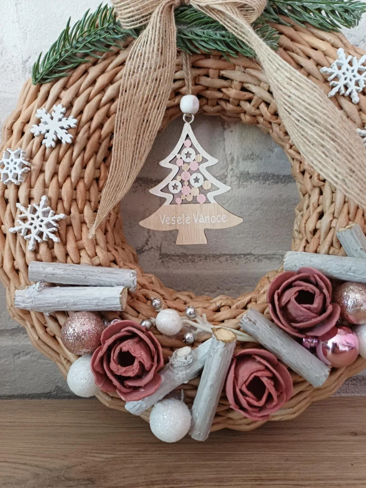 Přírodní vánoční věnec s růžemi ROSE